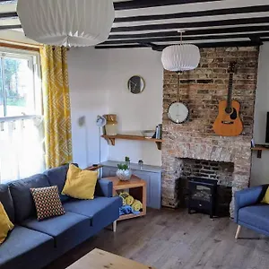  Holiday home 200 Year Old Large Townhouse With Sea Views